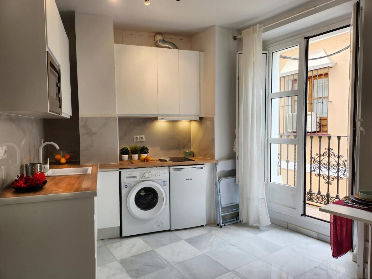Lovely Center Apartments - Balcony Lux Sol Севилья Экстерьер фото