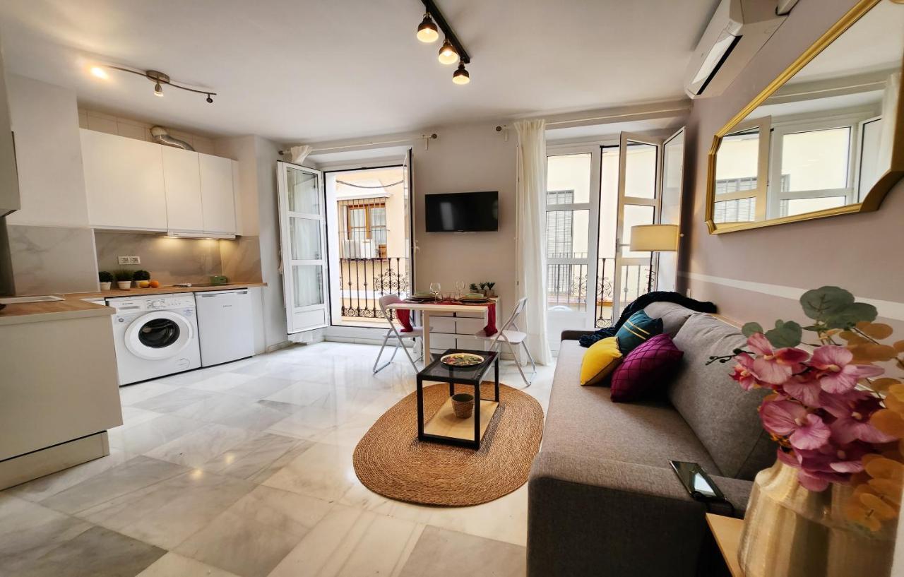 Lovely Center Apartments - Balcony Lux Sol Севилья Экстерьер фото